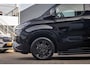 Ford Transit Custom 320 2.5 PHEV L2H1 Limited Black Platinum Dubbel Cabine | DEMO-DEAL | 360 camera | Leder | Cruise adaptief | Dubbele zijschuifdeur | Stoel/stuur/voorruit verwarming | Apple Carplay/Android Auto | 17 inch lichtmetalen velgen (Carbonised Grey) | 8-weg verstelbare bestuurdersstoel incl. lendensteun en verstelbare armsteunen | Achteruitrijcamera