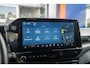 Ford Transit Custom 320 2.5 PHEV L2H1 Limited Black Platinum Dubbel Cabine | DEMO-DEAL | 360 camera | Leder | Cruise adaptief | Dubbele zijschuifdeur | Stoel/stuur/voorruit verwarming | Apple Carplay/Android Auto | 17 inch lichtmetalen velgen (Carbonised Grey) | 8-weg verstelbare bestuurdersstoel incl. lendensteun en verstelbare armsteunen | Achteruitrijcamera