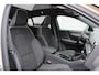Volvo EC40 Single Motor Extended Range Ultra Europa 82 kWh | Visual Park Assist met 360° Camera | Harman/Kardon | Vast Panoramadak | Elektrisch Verstelbare Voorstoelen Met Geheugen | Connect Microtech/Nubuck Bekleding | BLIS | Adaptive Cruise Control | Stoelverwarming Voor- en Achter | Stuurverwarming | Pilot Assist | Elektrische Achterklep Met Sensorsturing | Keyless |