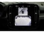 Volvo EC40 Single Motor Extended Range Ultra Europa 82 kWh | Visual Park Assist met 360° Camera | Harman/Kardon | Vast Panoramadak | Elektrisch Verstelbare Voorstoelen Met Geheugen | Connect Microtech/Nubuck Bekleding | BLIS | Adaptive Cruise Control | Stoelverwarming Voor- en Achter | Stuurverwarming | Pilot Assist | Elektrische Achterklep Met Sensorsturing | Keyless |