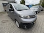 Toyota ProAce Electric LONG EXTRA RANGE DYNAMIC 75KWH 8-PERSOONS ROLSTOELAUTO VERLAAGD-INBOUW-OPRIJPLAAT 2x SCHUIFDEUR