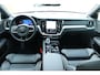 Volvo V60 T8 Plug-in hybrid AWD Ultra Dark | Panoramadak | Trekhaak | 360 graden camera | Head-up display | Verwarmbare voorstoelen, achterbank en stuurwiel | Premium audio by Harman Kardon