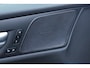 Volvo V60 T8 Plug-in hybrid AWD Ultra Dark | Panoramadak | Trekhaak | 360 graden camera | Head-up display | Verwarmbare voorstoelen, achterbank en stuurwiel | Premium audio by Harman Kardon
