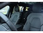 Volvo V60 T8 Plug-in hybrid AWD Ultra Dark | Panoramadak | Trekhaak | 360 graden camera | Head-up display | Verwarmbare voorstoelen, achterbank en stuurwiel | Premium audio by Harman Kardon