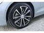 Volvo V60 T8 Plug-in hybrid AWD Ultra Dark | Panoramadak | Trekhaak | 360 graden camera | Head-up display | Verwarmbare voorstoelen, achterbank en stuurwiel | Premium audio by Harman Kardon