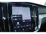 Volvo V60 T8 Plug-in hybrid AWD Ultra Dark | Panoramadak | Trekhaak | 360 graden camera | Head-up display | Verwarmbare voorstoelen, achterbank en stuurwiel | Premium audio by Harman Kardon