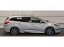 Ford Focus Wagon 1.5 ST-Line Trekhaak Xenon 100% Dealer onderhouden Mooi!