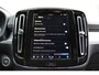 Volvo XC40 2.0 B4 Plus Dark | Trekhaak Semi-Elektrisch Inklapbaar | Elektrisch Verstelbare Stoelen Met Geheugen | Adaptieve Cruise Control | Pilot Assist | Google | Keyless | BLIS | Harman/Kardon | Stuurverwarming | Stoelverwarming | Parkeersensoren Voor & Achter incl. Achteruitrijcamera | 18-Inch Lichtmetalen Velgen |