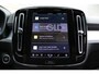Volvo XC40 2.0 B4 Plus Dark | Trekhaak Semi-Elektrisch Inklapbaar | Elektrisch Verstelbare Stoelen Met Geheugen | Adaptieve Cruise Control | Pilot Assist | Google | Keyless | BLIS | Harman/Kardon | Stuurverwarming | Stoelverwarming | Parkeersensoren Voor & Achter incl. Achteruitrijcamera | 18-Inch Lichtmetalen Velgen |