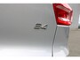Volvo XC40 2.0 B4 Plus Dark | Trekhaak Semi-Elektrisch Inklapbaar | Elektrisch Verstelbare Stoelen Met Geheugen | Adaptieve Cruise Control | Pilot Assist | Google | Keyless | BLIS | Harman/Kardon | Stuurverwarming | Stoelverwarming | Parkeersensoren Voor & Achter incl. Achteruitrijcamera | 18-Inch Lichtmetalen Velgen |