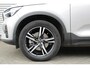 Volvo XC40 2.0 B4 Plus Dark | Trekhaak Semi-Elektrisch Inklapbaar | Elektrisch Verstelbare Stoelen Met Geheugen | Adaptieve Cruise Control | Pilot Assist | Google | Keyless | BLIS | Harman/Kardon | Stuurverwarming | Stoelverwarming | Parkeersensoren Voor & Achter incl. Achteruitrijcamera | 18-Inch Lichtmetalen Velgen |