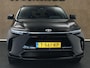 Toyota BZ4X Dynamic 71 kWh - SOH 100% !!!- ORIGINEEL NEDERLANDSE AUTO - VASTE TREKHAAK - TREKGEWICHT 750 KG - PARKEERSENSOREN VOOR/ ACHTER - 3 FASE - DRAADLOZE TELEFOONLADER - ELEKTRISCHE ACHTERKLEP - STUUR EN STOELVERWARMING - ELEKTRISCH VERSTELBARE BESTUURDERSSTOEL