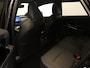 Toyota BZ4X Dynamic 71 kWh - SOH 100% !!!- ORIGINEEL NEDERLANDSE AUTO - VASTE TREKHAAK - TREKGEWICHT 750 KG - PARKEERSENSOREN VOOR/ ACHTER - 3 FASE - DRAADLOZE TELEFOONLADER - ELEKTRISCHE ACHTERKLEP - STUUR EN STOELVERWARMING - ELEKTRISCH VERSTELBARE BESTUURDERSSTOEL