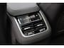 Volvo XC90 T8 Plug-in hybrid Ultra Dark Executive Edition | Bowers & Wilkins | Panoramadak | Luchtvering | Massagestoelen | Head-Up Display | Extra getint glas | 360 graden camera | Geventileerde voorstoelen | 22 inch. lichtmetalen velgen | Stoel-/ stuurwielverwarming | Verwarmde achterbank | Pilot assist