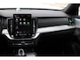 Volvo XC90 T8 Plug-in hybrid Ultra Dark Executive Edition | Bowers & Wilkins | Panoramadak | Luchtvering | Massagestoelen | Head-Up Display | Extra getint glas | 360 graden camera | Geventileerde voorstoelen | 22 inch. lichtmetalen velgen | Stoel-/ stuurwielverwarming | Verwarmde achterbank | Pilot assist