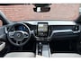 Volvo XC60 2.0 T6 Plug-in hybrid AWD Essential | Denim Blue metallic | Cardamom Nordico bekleding | 19 inch lichtmetalen velgen met all season banden | Adaptieve Cruise Control | Park Assist voor & achter met camera | Stoel- & stuurwielverwarming
