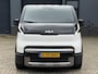 Kia PV5 L2H1 Plus 51.5 kWh | incl. berkentriplex laadvloer | All-season banden | 297 km WLTP-actieradius | Snelladen van 10% tot 80% in 30 minuten | Stoel- en stuurverwarming | Achteruitrijcamera | Draadloos Apple/Android Carplay | Parkeersensoren voor- en achter | Navi