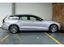 Volvo V60 T8 Plug-in hybrid AWD Plus Dark | 360° Parkeercamera | Semi-Electrische Wegklapbare Trekhaak | Stoelverwarming | Stuurwielverwarming | Google infotainment | Parkeersensoren voor + achter | Lederen bekleding