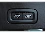 Volvo V60 T8 Plug-in hybrid AWD Plus Dark | 360° Parkeercamera | Semi-Electrische Wegklapbare Trekhaak | Stoelverwarming | Stuurwielverwarming | Google infotainment | Parkeersensoren voor + achter | Lederen bekleding