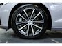 Volvo V60 T8 Plug-in hybrid AWD Plus Dark | 360° Parkeercamera | Semi-Electrische Wegklapbare Trekhaak | Stoelverwarming | Stuurwielverwarming | Google infotainment | Parkeersensoren voor + achter | Lederen bekleding