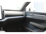Volvo EX30 Single Motor Extended Range Ultra 69 kWh Semi elektrisch wegklapbare trekhaak / Verwarmbare voorstoelen / Panoramisch glazen dak / Google Infotainment