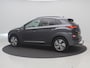 Hyundai Kona Electric EV Premium 64 kWh / Navigatie/ Warmtepomp / 3-Fase / Lederen bekleding / SoH 99,4% / Trekhaak / Lederen bekleding / 481 km WLTP/