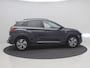 Hyundai Kona Electric EV Premium 64 kWh / Navigatie/ Warmtepomp / 3-Fase / Lederen bekleding / SoH 99,4% / Trekhaak / Lederen bekleding / 481 km WLTP/