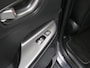 Hyundai Kona Electric EV Premium 64 kWh / Navigatie/ Warmtepomp / 3-Fase / Lederen bekleding / SoH 99,4% / Trekhaak / Lederen bekleding / 481 km WLTP/