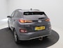 Hyundai Kona Electric EV Premium 64 kWh / Navigatie/ Warmtepomp / 3-Fase / Lederen bekleding / SoH 99,4% / Trekhaak / Lederen bekleding / 481 km WLTP/