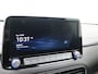Hyundai Kona Electric EV Premium 64 kWh / Navigatie/ Warmtepomp / 3-Fase / Lederen bekleding / SoH 99,4% / Trekhaak / Lederen bekleding / 481 km WLTP/