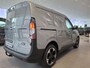 Ford Transit Courier E-Transit Limited 46 kWh | TREKHAAK | STOEL, STUUR EN VOORRUIT VERWARMING | 17 INCH LICHTMETALEN VELGEN | NAVIGATIE |