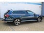 Volkswagen Passat Variant 1.4 TSI PHEV GTE Business 218 pk | Incl. 12 maanden Garantie | SoH 87% | 1e Eigenaar | Panorama dak | Stoelmassage | Wegklapbare trekhaak | Stoelverwarming | Achteruitrijcamera | Adaptive cruise | Apple CarPlay/Android Auto | Navigatie | Elektrische kofferbakklep | Draadloze telefoonlader | Keyless entry/start |