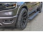 Dodge Ram MARGE + INCL BPM | LIMITED RED LINE 5.7 V8 HEMI | VIRTUAL | HUD | BOM EN BOM VOL | LUCHTVERING | 4X4 | CREWCAB DC | 5 PERSOONS BEDRIJFSAUTO | DUBBELE CABINE | LET OP: MARGE BTW VRIJ EN BPM IS BETAALD !