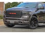 Dodge Ram MARGE + INCL BPM | LIMITED RED LINE 5.7 V8 HEMI | VIRTUAL | HUD | BOM EN BOM VOL | LUCHTVERING | 4X4 | CREWCAB DC | 5 PERSOONS BEDRIJFSAUTO | DUBBELE CABINE | LET OP: MARGE BTW VRIJ EN BPM IS BETAALD !