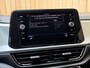 Volkswagen T-Roc 1.0 TSI Life 75 Edition Apple CarPlay/Android Auto | Achteruitrijcamera | Adaptieve cruise control | Climate control | Lichtmetalen sportvelgen | Parkeersensoren voor en achter