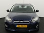 Ford Focus Wagon 1.0 EcoBoost Edition Plus Bluetooth, Cruise control, Parkeersensor achter, Verwarmde voorruit, Binnenspiegel automatisch dimmend, Een comfortabele en praktische stationwagen die veel ruimte en gebruiksgemak biedt. Dankzij het ruime interieur en de grote bagageruimte is deze Focus ideaal voor dagelijks gebruik.
