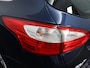 Ford Focus Wagon 1.0 EcoBoost Edition Plus Bluetooth, Cruise control, Parkeersensor achter, Verwarmde voorruit, Binnenspiegel automatisch dimmend, Een comfortabele en praktische stationwagen die veel ruimte en gebruiksgemak biedt. Dankzij het ruime interieur en de grote bagageruimte is deze Focus ideaal voor dagelijks gebruik.