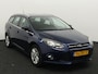 Ford Focus Wagon 1.0 EcoBoost Edition Plus Bluetooth, Cruise control, Parkeersensor achter, Verwarmde voorruit, Binnenspiegel automatisch dimmend, Een comfortabele en praktische stationwagen die veel ruimte en gebruiksgemak biedt. Dankzij het ruime interieur en de grote bagageruimte is deze Focus ideaal voor dagelijks gebruik.