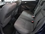 Ford Focus Wagon 1.0 EcoBoost Edition Plus Bluetooth, Cruise control, Parkeersensor achter, Verwarmde voorruit, Binnenspiegel automatisch dimmend, Een comfortabele en praktische stationwagen die veel ruimte en gebruiksgemak biedt. Dankzij het ruime interieur en de grote bagageruimte is deze Focus ideaal voor dagelijks gebruik.