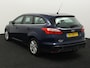 Ford Focus Wagon 1.0 EcoBoost Edition Plus Bluetooth, Cruise control, Parkeersensor achter, Verwarmde voorruit, Binnenspiegel automatisch dimmend, Een comfortabele en praktische stationwagen die veel ruimte en gebruiksgemak biedt. Dankzij het ruime interieur en de grote bagageruimte is deze Focus ideaal voor dagelijks gebruik.
