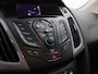 Ford Focus Wagon 1.0 EcoBoost Edition Plus Bluetooth, Cruise control, Parkeersensor achter, Verwarmde voorruit, Binnenspiegel automatisch dimmend, Een comfortabele en praktische stationwagen die veel ruimte en gebruiksgemak biedt. Dankzij het ruime interieur en de grote bagageruimte is deze Focus ideaal voor dagelijks gebruik.
