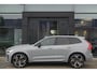 Volvo XC60 2.0 T8 455pk Plus Black edition Panoramadak *BTW* Styling pack 22" LMV Harman/Kardon Bomvol!!