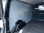 Volkswagen Transporter 2.0 TDI L1H1 28 Bulli | Trekhaak | Navigatie | Virtual Cockpit | Stoelverwarming | Adaptieve Cruise Control | Achterdeuren | Voorruitverwarming |