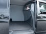Volkswagen Transporter 2.0 TDI L1H1 28 Bulli | Trekhaak | Navigatie | Virtual Cockpit | Stoelverwarming | Adaptieve Cruise Control | Achterdeuren | Voorruitverwarming |