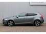 Volvo V40 1.5 T3 Polar+ Sport Panoramadak | Achteruitrijcamera | Cruise Control | Parkeersensoren rondom | DAB+ Radio | Bluetooth telefoonvoorbereiding | Stoelverwarming voorzijde