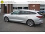 Ford Focus Wagon 1.0 ECOBOOST HYBRID 155PK TITANIUM *NL AUTO* 1500KG TREKGEWICHT DEALER ONDERHOUDEN NAVIGATIE ANDROID/APPLECARPLAY ECC AIRCO CRUISECONTROL LED PDC V+A 16INCH PRIVACYGLAS BLUETOOTH ENZ...