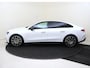Mercedes-Benz C-klasse 400 4MATIC Launch Edition 94 kWh Dakverlichting - Rijassistentiepakket Plus - Nightpakket - Sportstoelen - Trekhaak