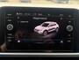 Volkswagen T-Roc 1.5 TSI Life Business, Apple Carplay/Android,Stoelverwarming,Navigatie,Achteruitrij camera,Climate control