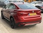 BMW X6 xDrive50i High Executive individual | 1ste Eigenaar | NL Auto | Uniek | Softclose | Schuif/Kanteldak | Stoelverwarming | Harman Kardon | Memory | Keyless | Achteruitrijcamera | Cruise | Lane Assist |