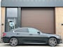 BMW 3-Serie 330i High Executive Automaat | Panoramadak, ACC, Leer, Trekhaak, Apple CarPlay, Stoelverw.- stuurverw., PDC, LED, 19"